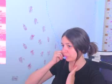 girl
        halley_pink cam image #187799