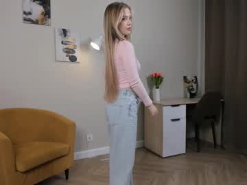 girl
        dawnbullins cam image #256583
