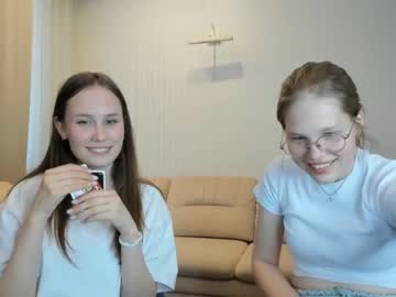 couple
        marivanna_ cam image #81554