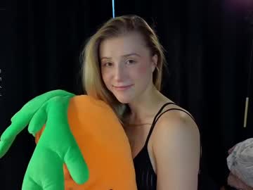 girl
        chloe_guidry cam image #221259
