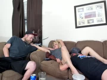 couple
        hardworkertn cam image #19021