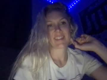 girl
        eveandtheforbiddenfruit cam image #162839