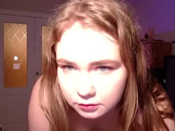 girl
        nextdoor_universe cam image #113933