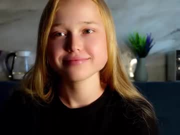 girl
        gemmabrabazon cam image #177379
