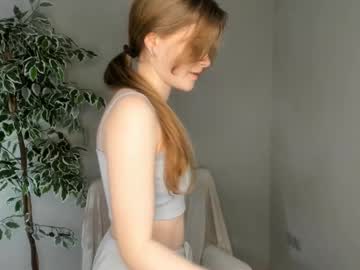 girl
        linettegrandon cam image #237541
