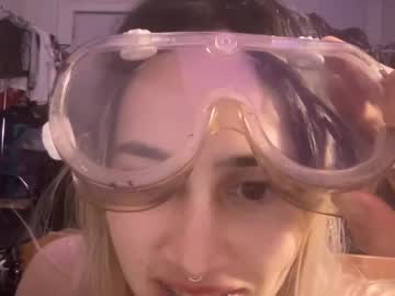 girl
        drippymermaid cam image #82236
