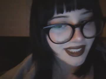 girl
        lottiepoppie cam image #142192