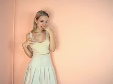 girl
        telladreamer_ cam image #188485