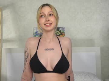 girl
        meow_meow_mia cam image #212488