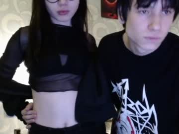 couple
        alyx1 cam image #158781