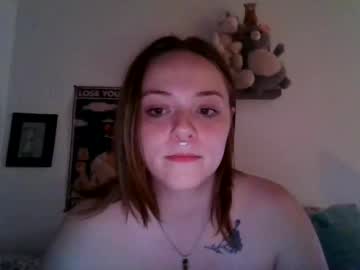 girl
        lavenderwren cam image #173920