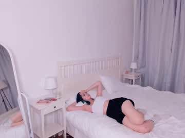 girl
        your_desssert cam image #115581
