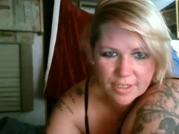couple
        thickthighsdarkeyes cam image #120935