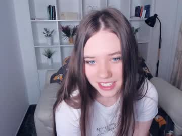 girl
        kristi_zenn cam image #137017