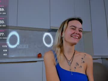 girl
        devonacast cam image #230561