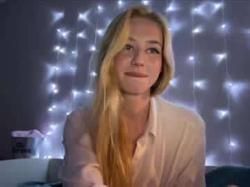 girl
        deardaria cam image #78462