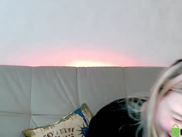 girl
        shy_blondiee cam image #57826