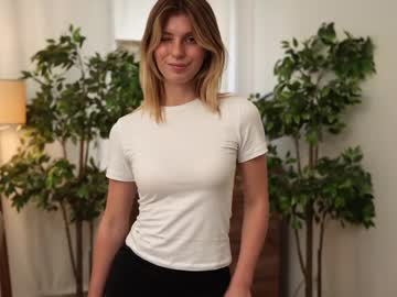 girl
        elegant_vibes cam image #265628