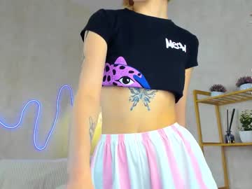 girl
        lexyfoxy_ cam image #204290