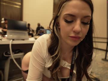 girl
        heatherbby cam image #48743