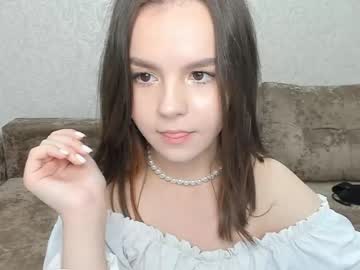 girl
        maryperetto cam image #104270
