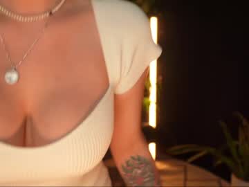 girl
        victoriaposh cam image #115420