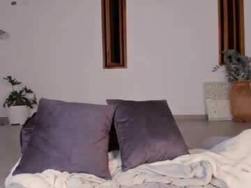 girl
        artgea cam image #175720