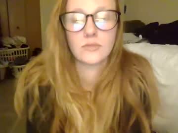 girl
        cherricarmen cam image #138153