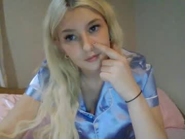 girl
        abbiewhite cam image #232453
