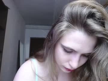 girl
        mila_miley cam image #145093