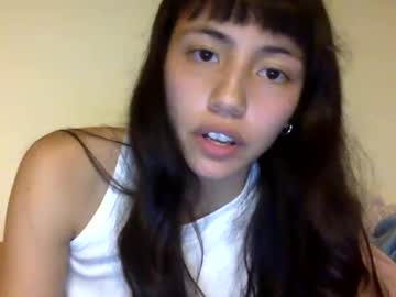 girl
        vidiaswan cam image #178228