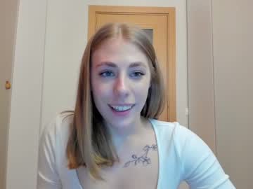 girl
        _strawbeerry_ cam image #82790