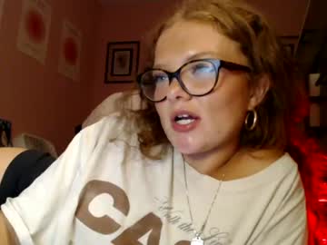 girl
        lolasyren cam image #117855