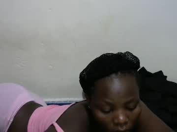 girl
        sweet_fridah cam image #67101