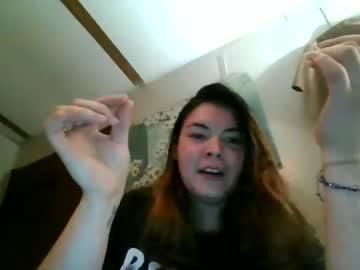 girl
        mybelle77 cam image #140403