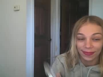 couple
        chloe_damian cam image #261138
