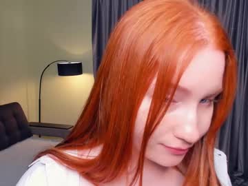 girl
        ginger_twinkle cam image #260429