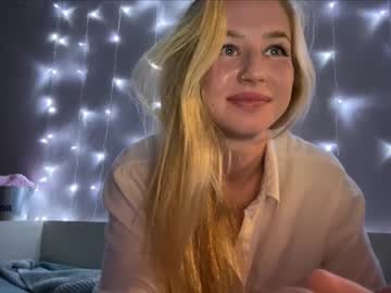 girl
        deardaria cam image #78489