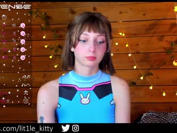 girl
        lit1le_kitty_ cam image #1906