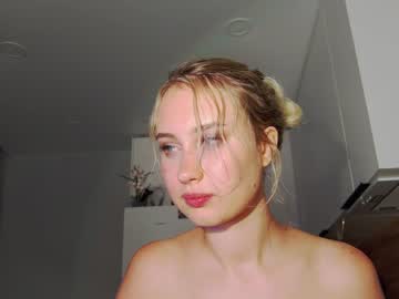 girl
        _kateline_ cam image #104660