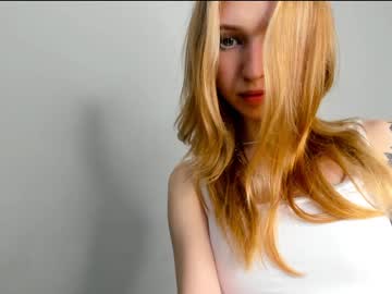 girl
        nobarbie cam image #106168