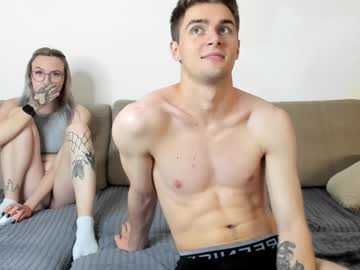 couple
        hello_kittykk cam image #189790