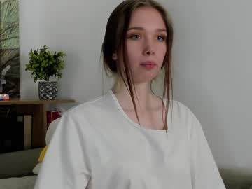 girl
        wilonafarlow cam image #171842