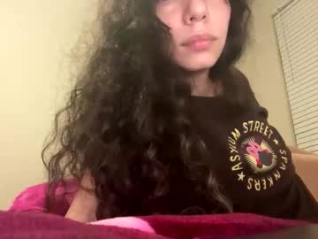 girl
        prettybabybrat cam image #211445