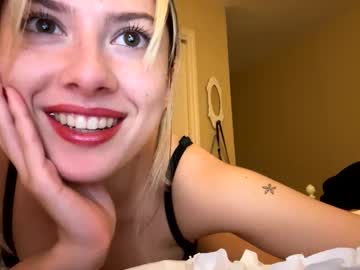 girl
        kittycherries cam image #220013