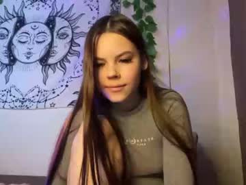 girl
        milkamil_ cam image #162531