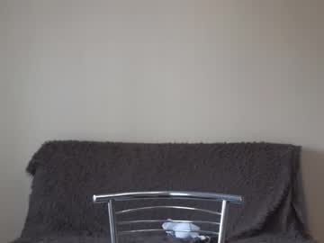 girl
        your_lily419015 cam image #99079