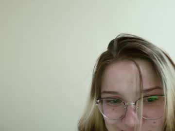 couple Free Amateur Milf Sex Cam with liya_still